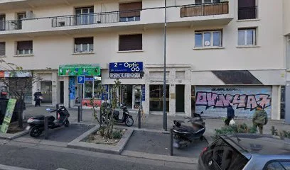 MASSEUR-KINESITHERAPEUTE : Claire TENNEVIN. Arnaud DRIMARACCI. Mario VELIZ. Salomé LACOGNATA