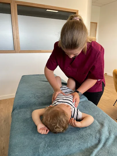 Alicia CLAPIER - Ostéopathe Guilherand-Granges : Adultes, Grossesses, Nourrissons