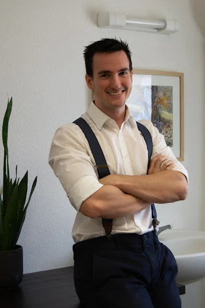 Antoine Gil OSTEOPATHE D.O.