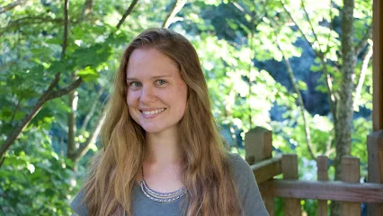 Clémence REBUZZI - Kinésithérapeute - Compans Kinesport