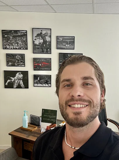 Enzo Pibou D.C - Chiropracteur