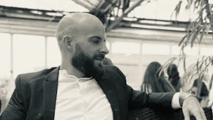 Eric Howland ostéopathe Massy Atlantis en cabinet et à domicile.