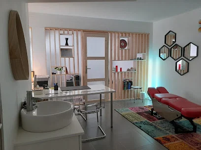 GUILLOU Youna, Etiopathe Ostéopathe