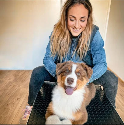 Laura-Wallis Lemaître ostéopathe animalier OA333 EI