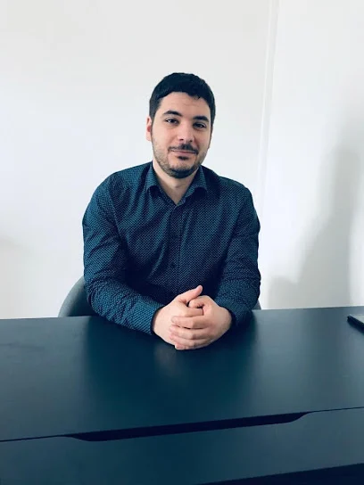 Lucas GUILLOU - Chiropracteur à Issy-les-Moulineaux