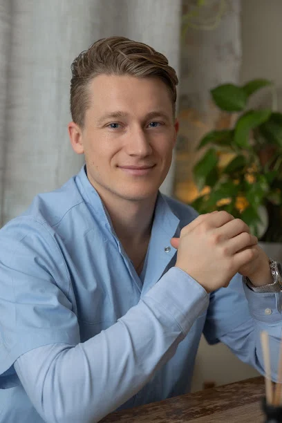Lucas Lenoble - Ostéopathe Antibes