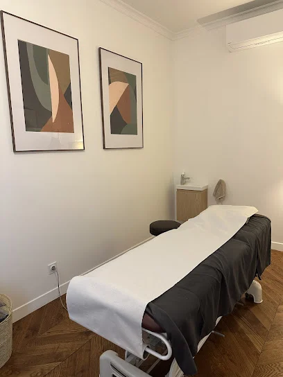 Nina CORRARD GENTY ostéopathe