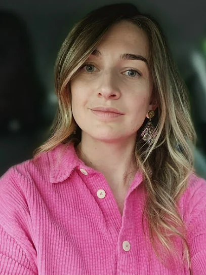 Océane Pédurant Ostéopathe D.O. certifiée en ostéopathie périnatale, pédiatrique et santé de la femme