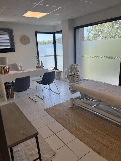 Ostéopathe Aix Lucie NOVERT