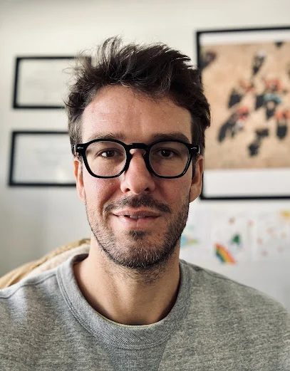 Sébastien Oumier : ostéopathe - Cabinet D'ostéopathie Du Pradet